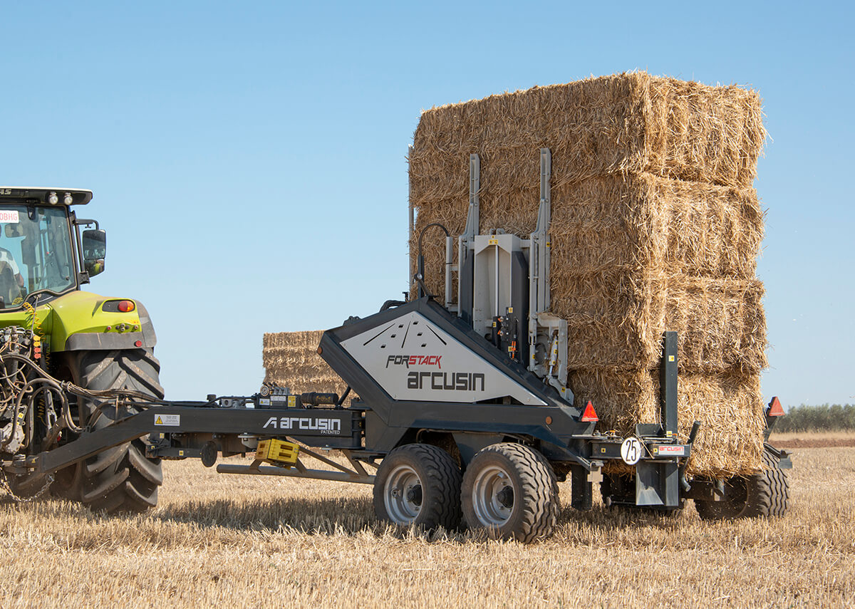 Arcusin-ForStack-Bale-Accumulator-1.jpg